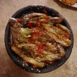 Penyetan Terong Bakar Sambal Tomat