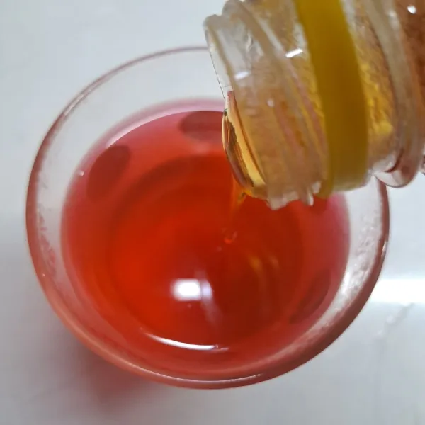 Tuang madu secukupnya sesuai selera manisnya. Sajikan. Jangan lupa diaduk sebelum diminum.
