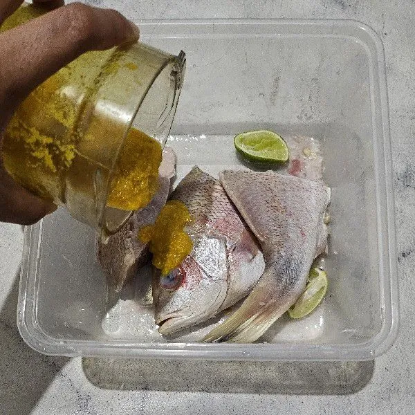 Setelah itu masukkan bumbu yang sudah dihaluskan.