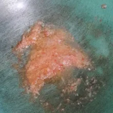 Tumis bumbu halus sampai harum.
