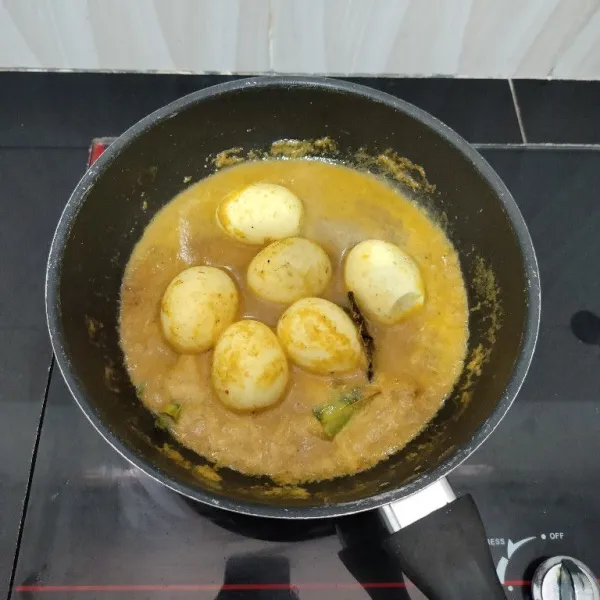 Masak hingga mendidih, lalu angkat.