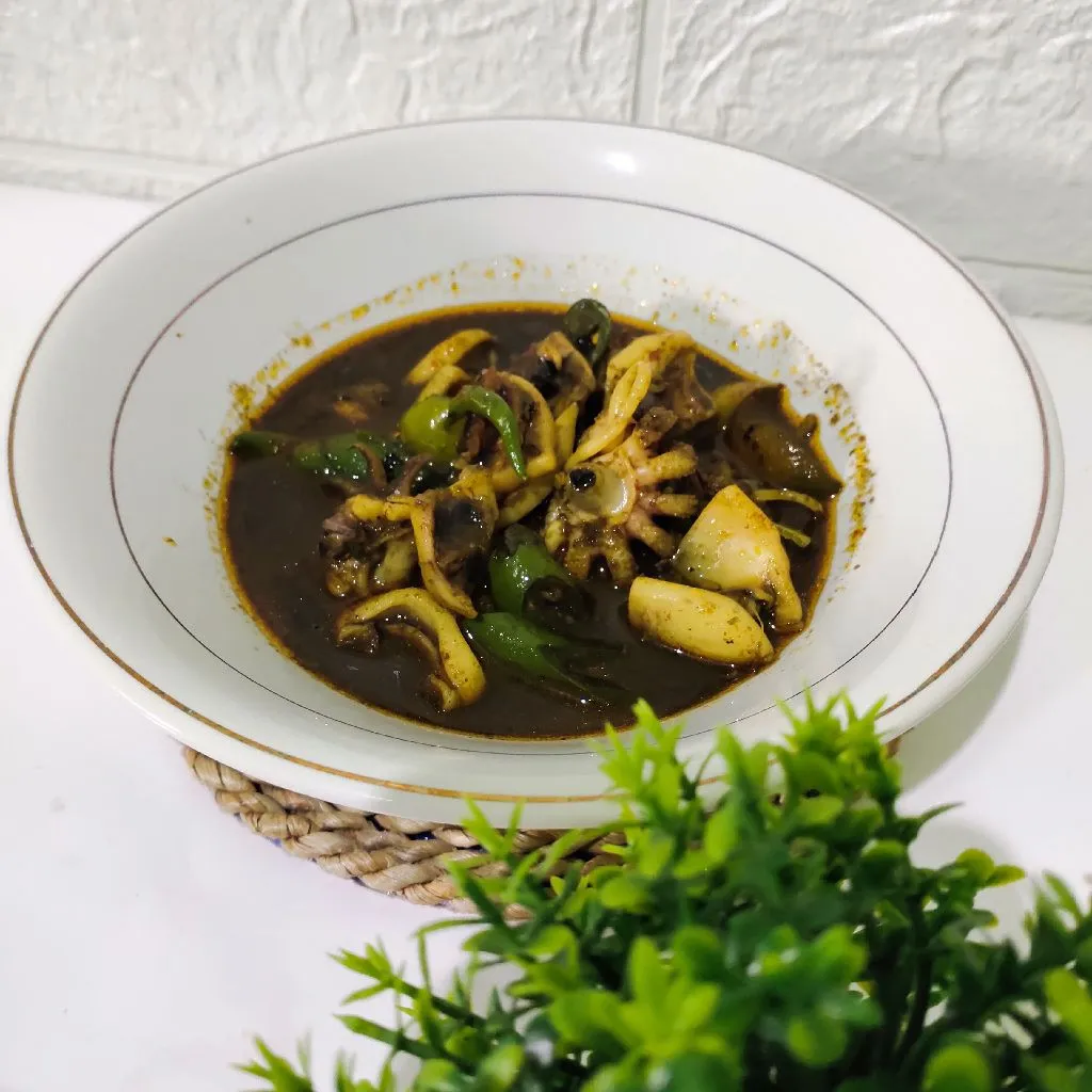 Blakutak kuah hitam
