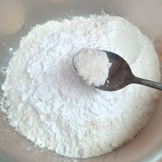 Bumbui dengan garam.