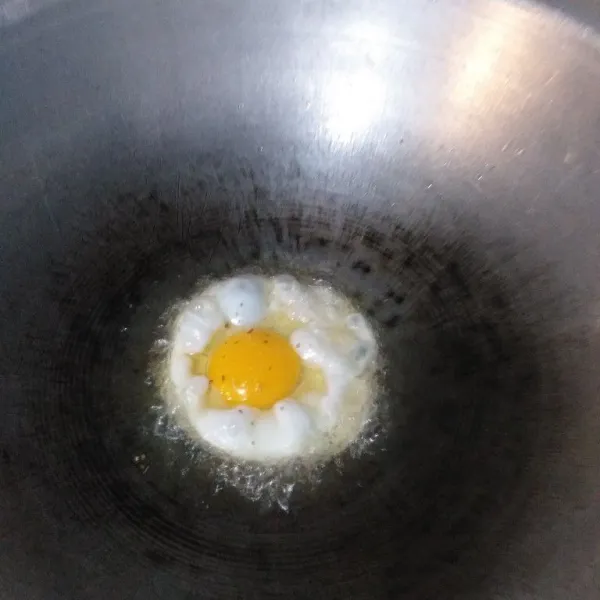 Bikin dulu telor ceploknya.