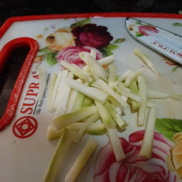 Potong-potong ukuran korek api.