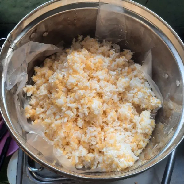 Kukus nasi empok selama 15 menit.