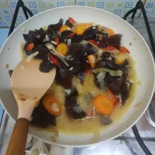 Sudah jadi, siap untuk disajikan.