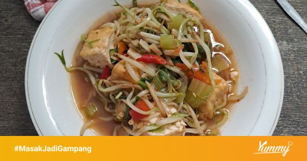 Daftar bahan Cah Toge Kemangi dalam wadah plastik