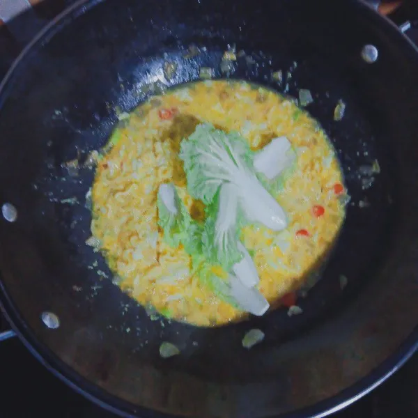 Setelah itu Tambahkan sayur bila suka.