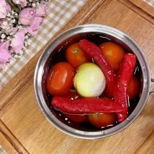 Rebus tomat, bawang bombay, cabe merah hanya sampai layu saja.
