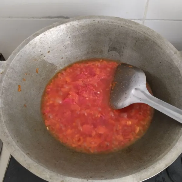 Goreng cabai.