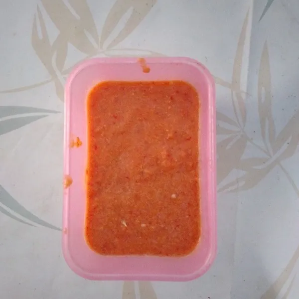 Siapkan bumbu halus.