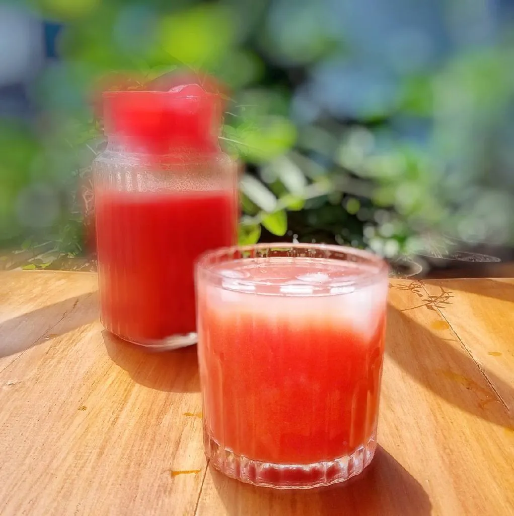 Red Guava Carrot Juice