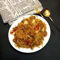 Mie Goreng Bakso Sawi Putih