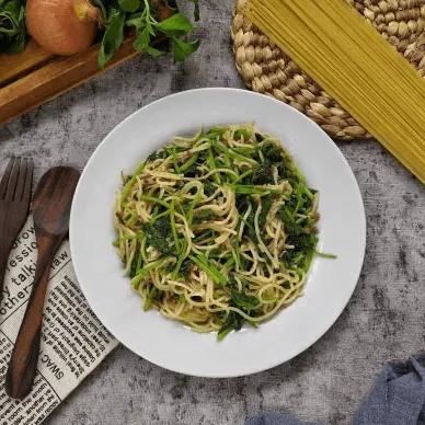 Resep spaghetti dengan bayam atau spinach berbumbu aglio-olio
