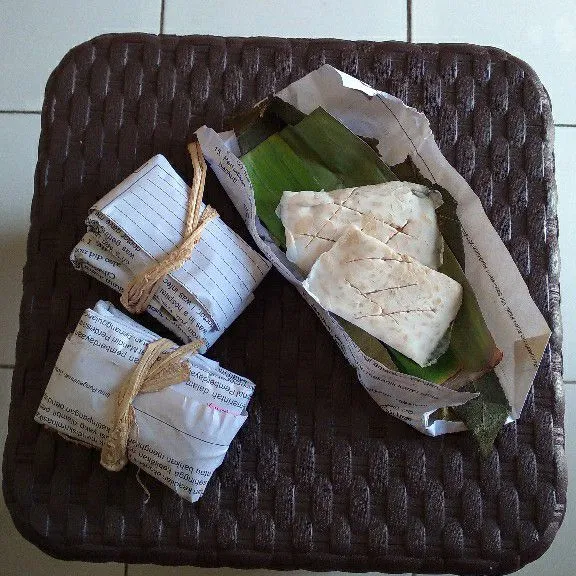 Kerat tempe daun.