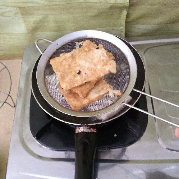 Angkat dan sajikan.