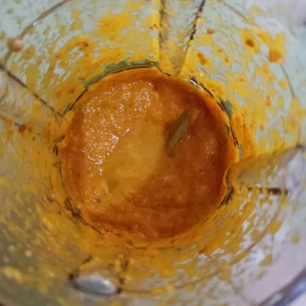 Blender bumbu halus.