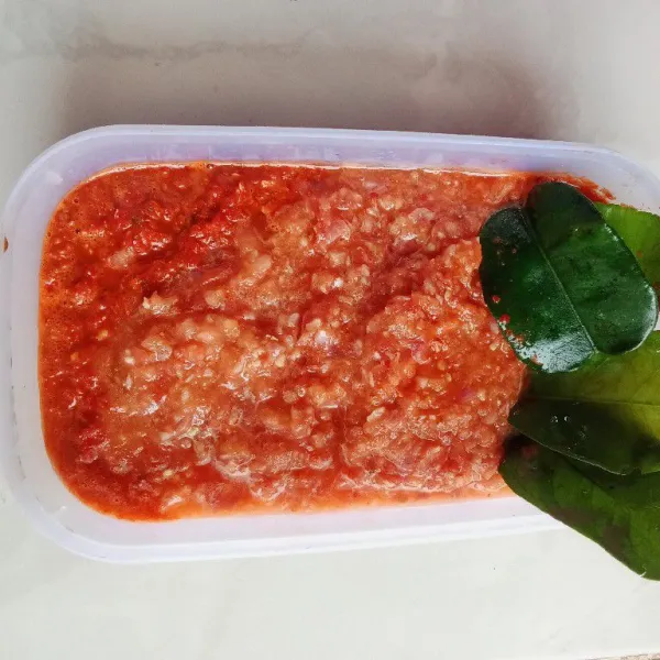 Blender semua bahan cabe.