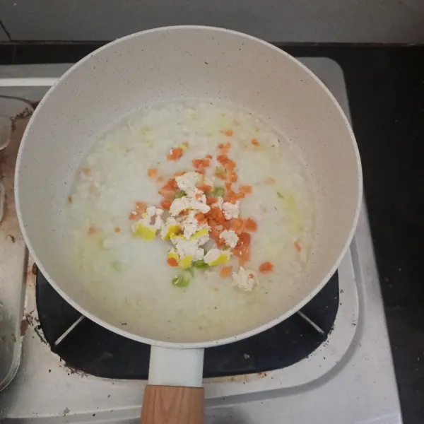 Masak sampai nasi berubah tekstur sperti yang di inginkan, siap di hidangkan.