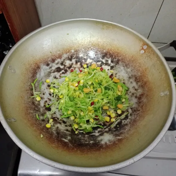 Oseng oseng sampai matang. Siap di hidangkan.