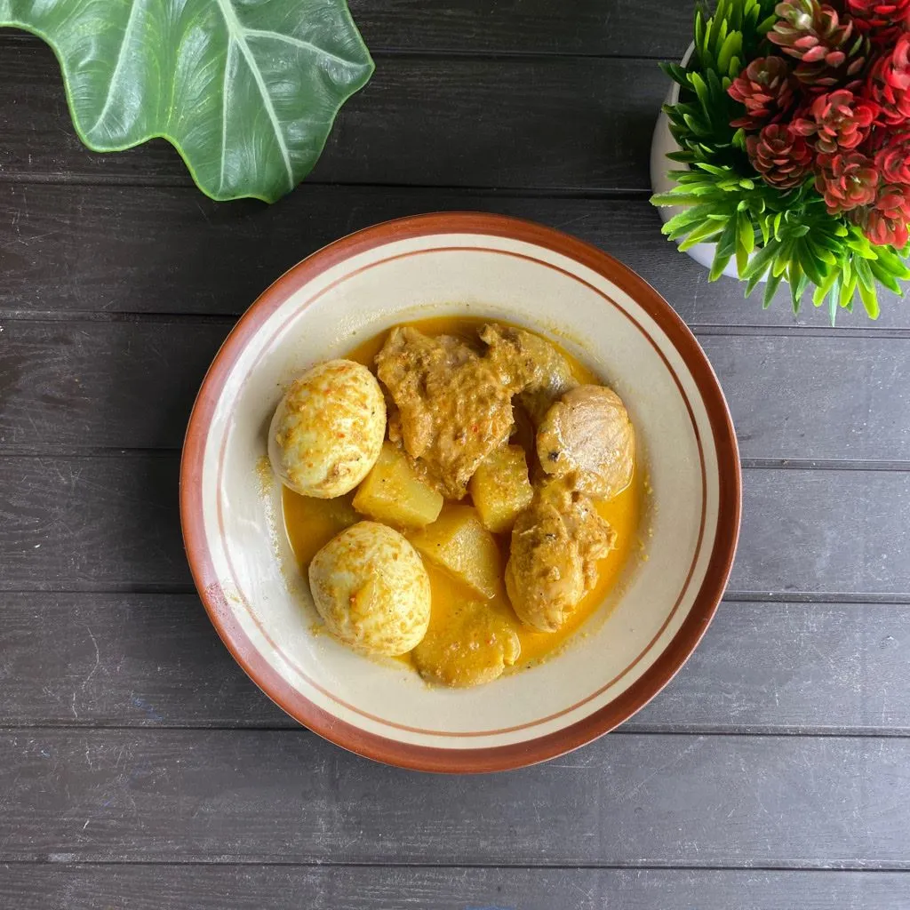 Gulai Ayam Telur Jengkol