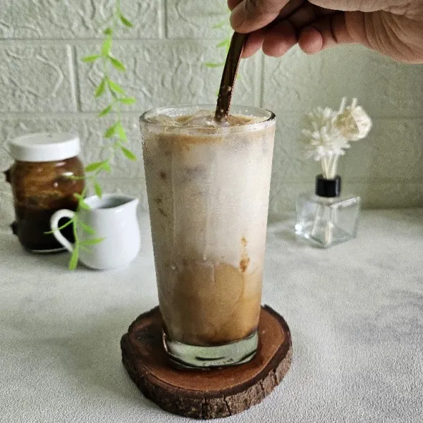 Aduk rata sebelum di minum. Kemudian sajikan.