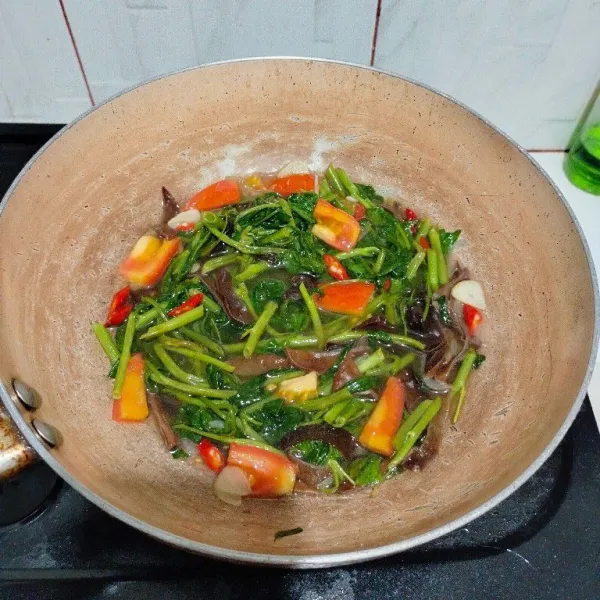 Masak hingga matang koreksi rasa dan siap disajikan.