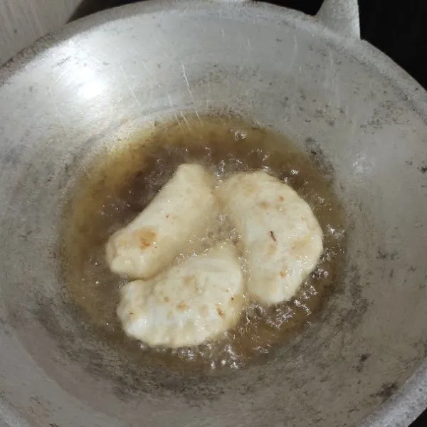 Bolak-balik sampai coklat garing merata