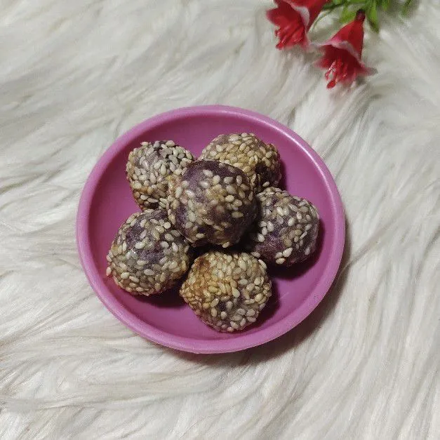 Ubi Balut Wijen