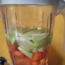 Masukkan kedalam blender dan ditambahkan air.