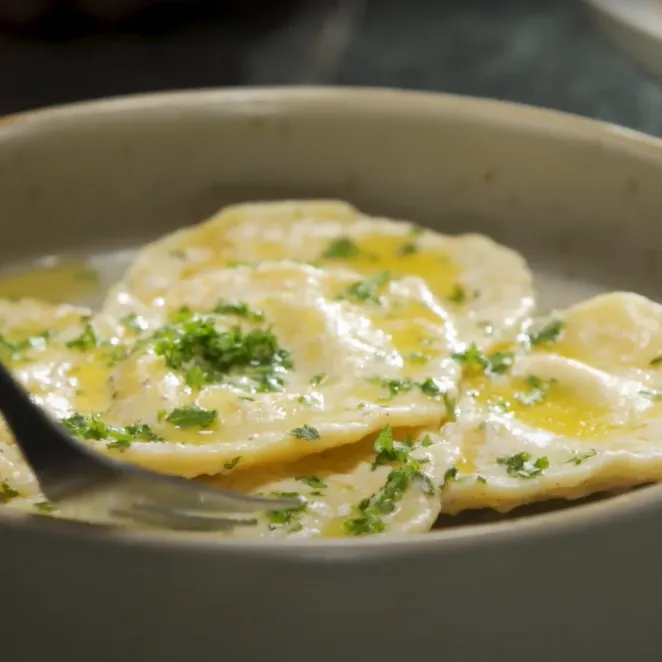 Dumpling Ravioli (Garlic Butter Sauce)