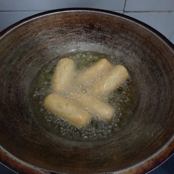 Goreng hingga berkulit.