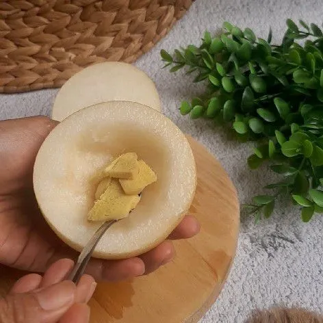 Iris-iris jahe, lalu masukkan kedalam pirnya.