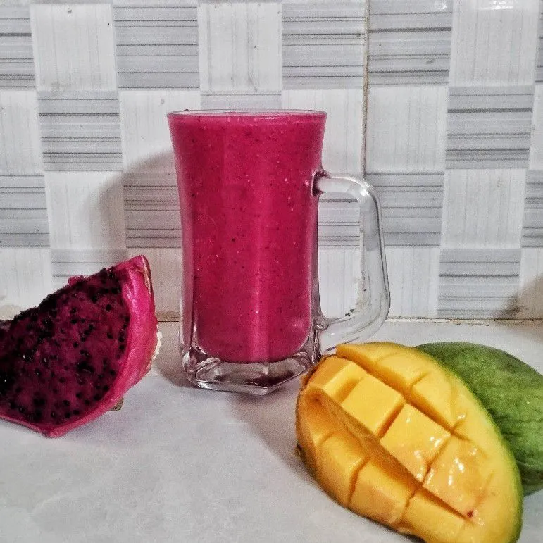 Mango Dragon Fruit Smoothies