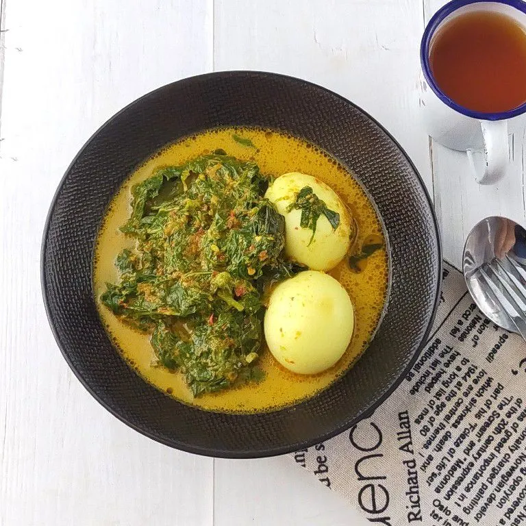 Gulai Daun Singkong Telur Bulat