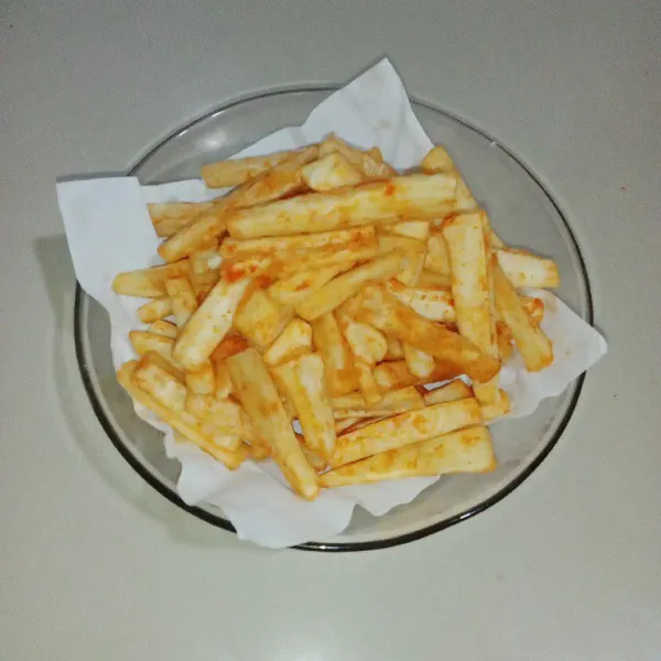 Beri bubuk cabe, aduk dan hidangkan.