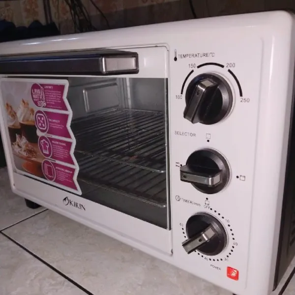 Panaskan oven terlebih dahulu selama 10 menit di suhu 190°.