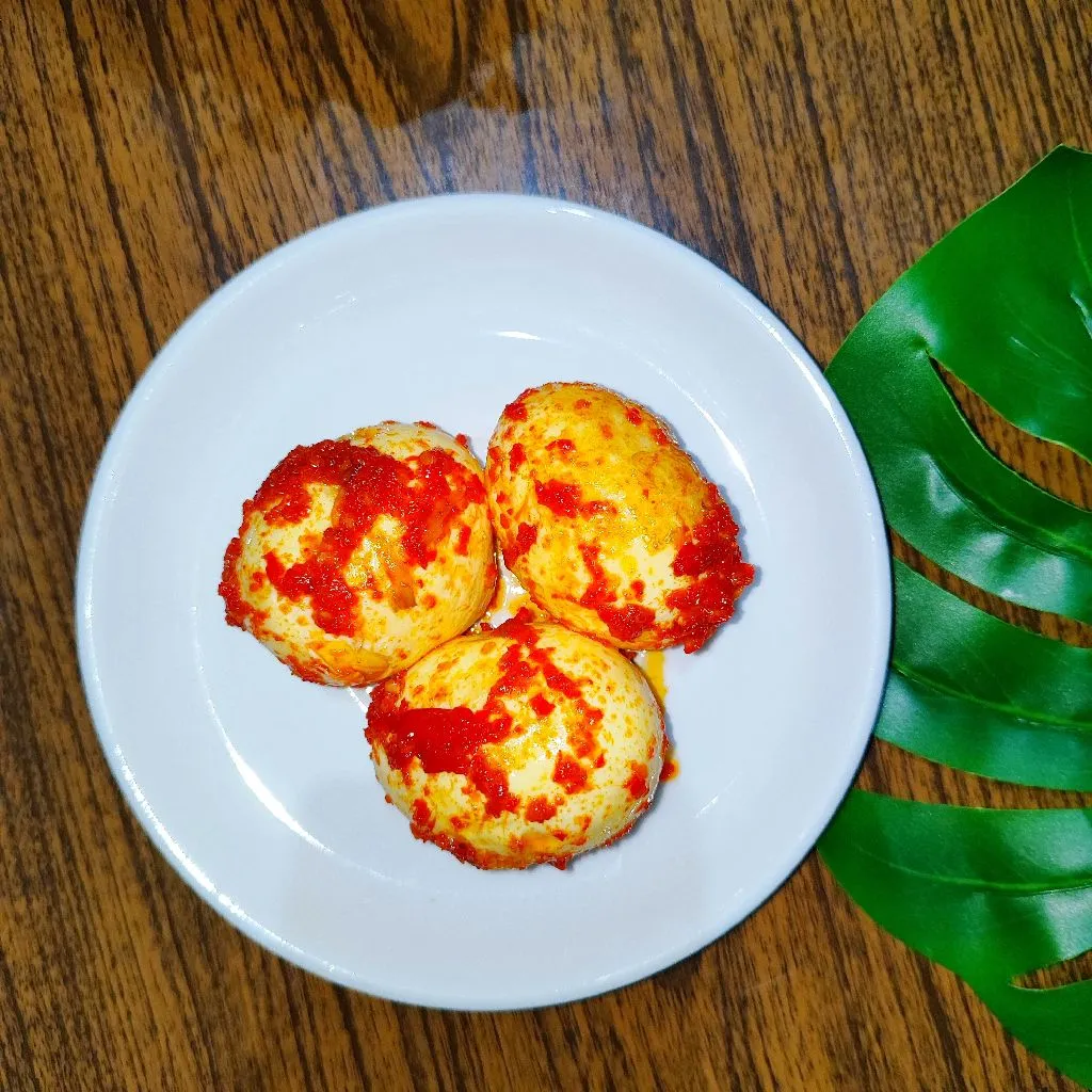 Telur Bulat Lado Merah