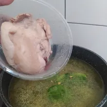 Masukkan ayam, masak hingga ayam empuk dan kuah mendidih.