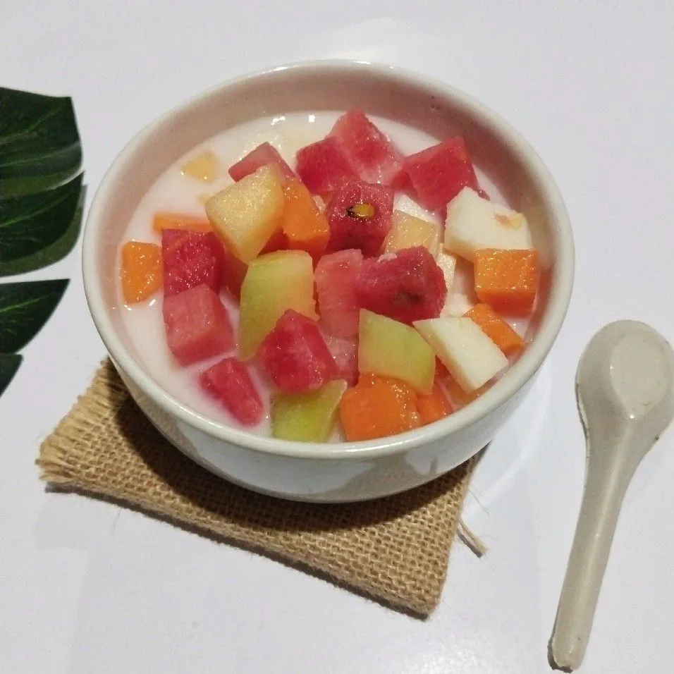 Sop Buah Sederhana