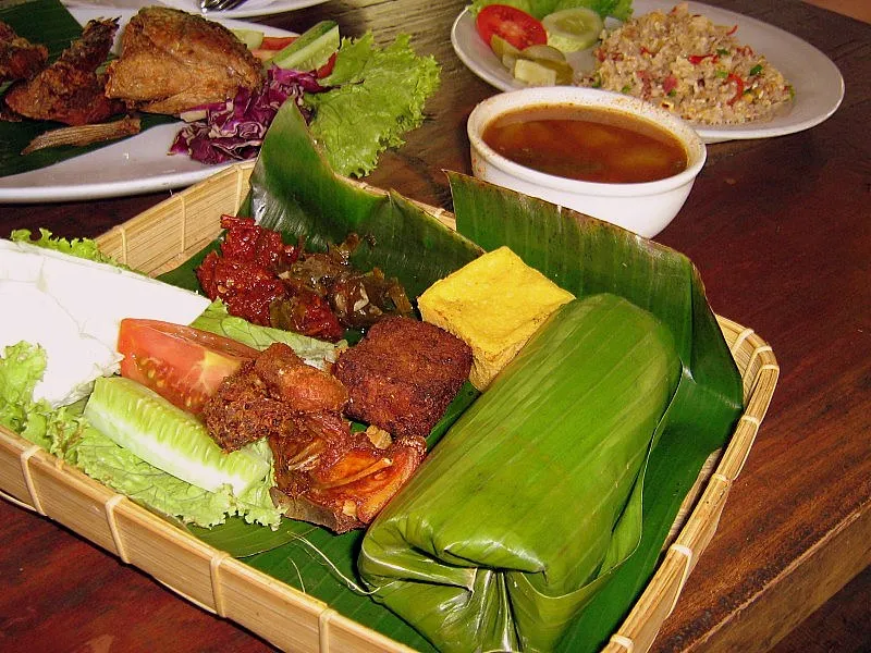 nasi timbel makanan khas jawa barat