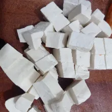 Potong dadu tahu.