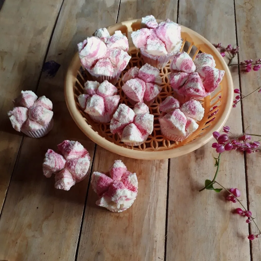 Bolu Mekar Susu Strawberry