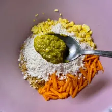 Tambahkan bumbu halus.