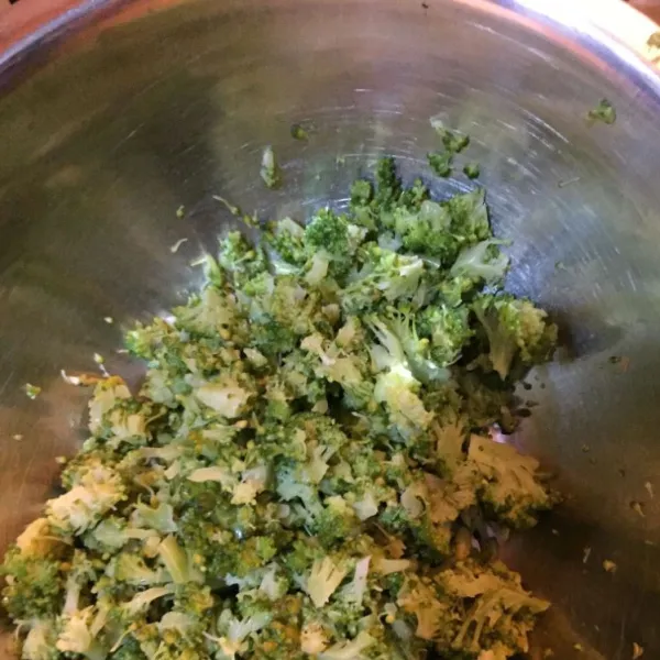 Rebus brokoli sekitar 5 menit supaya nutrisinya tidak hilang