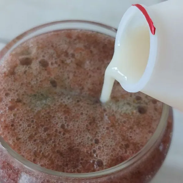 Tambahkan susu probiotik.