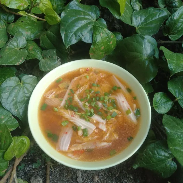 Sup Sawi Pedas siap dinikmati selagi hangat.