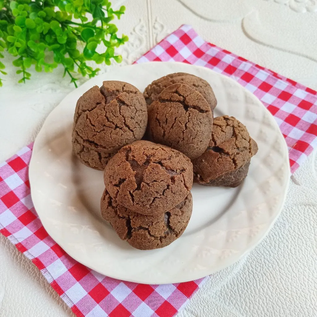 Cookies 'n Cream Choux Au Craquelin