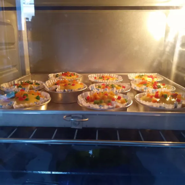 Oven selama 30 menit hingga matang, sesuaikan oven masing-masing.